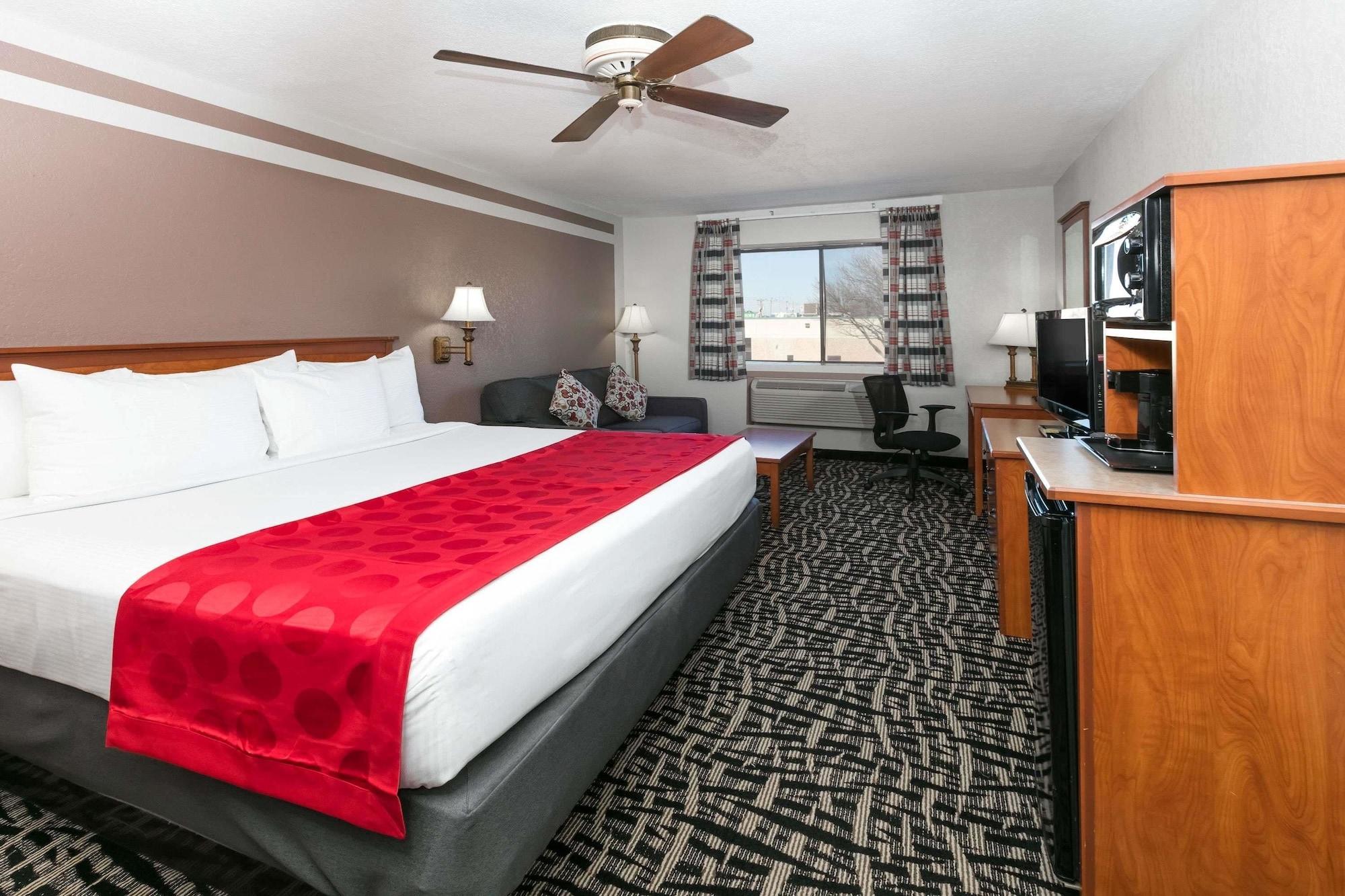 Ramada By Wyndham Oklahoma City Airport North Exterior photo