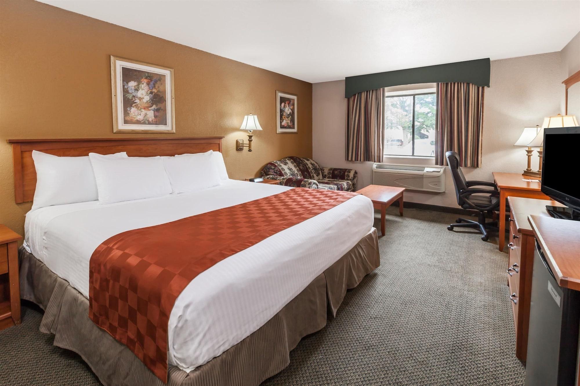 Ramada By Wyndham Oklahoma City Airport North Exterior photo