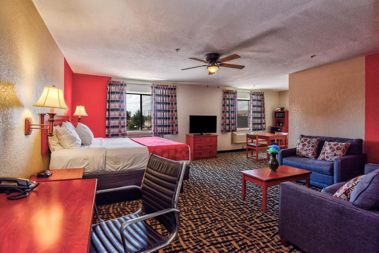 Ramada By Wyndham Oklahoma City Airport North Exterior photo