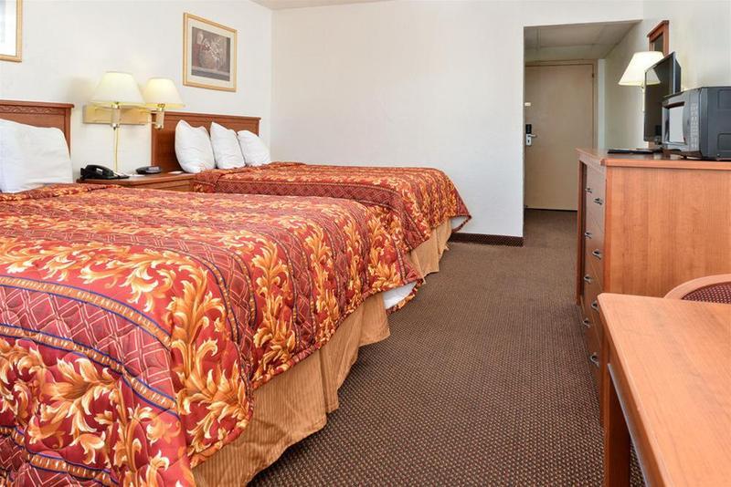 Ramada By Wyndham Oklahoma City Airport North Exterior photo